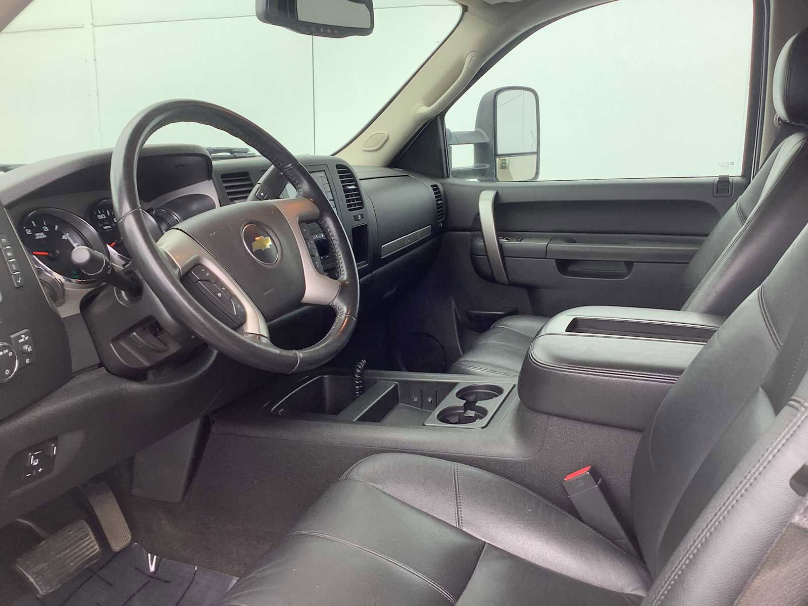 Used 2013 Chevrolet Silverado 2500 LT w/ Custom Sport Truck Package image 3