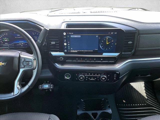 Used 2022 Chevrolet Silverado 1500 LT AWD/4WD image 8