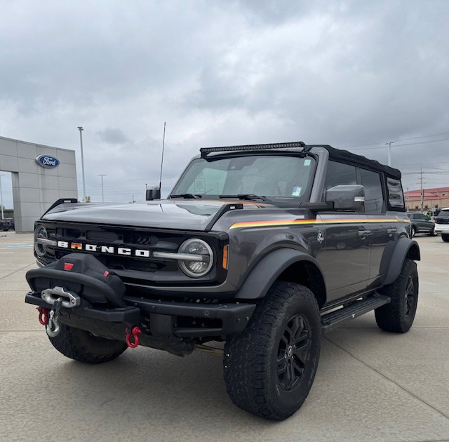 Used 2021 Ford Bronco Outer Banks AWD/4WD image 2