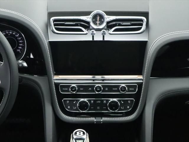 Used 2025 Bentley Bentayga Extended Wheelbase AWD/4WD image 14
