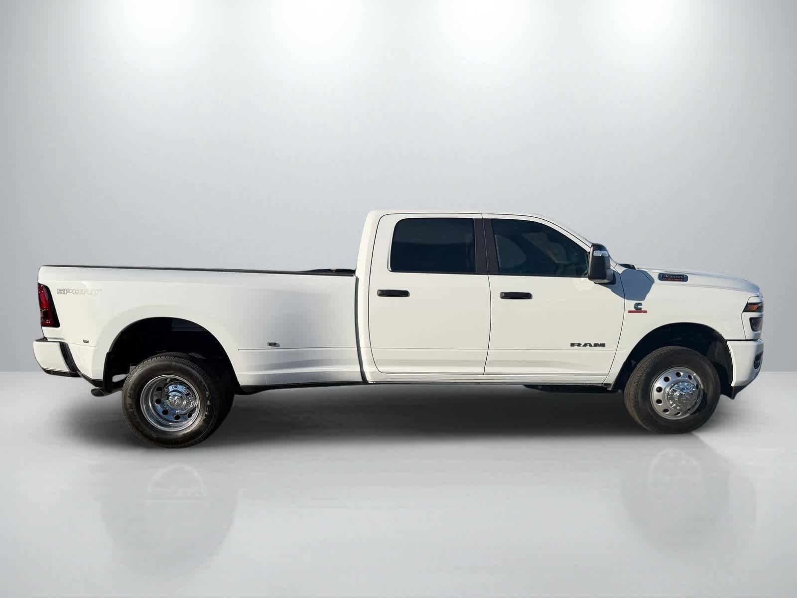 New 2026 RAM 3500 Big Horn AWD/4WD image 8