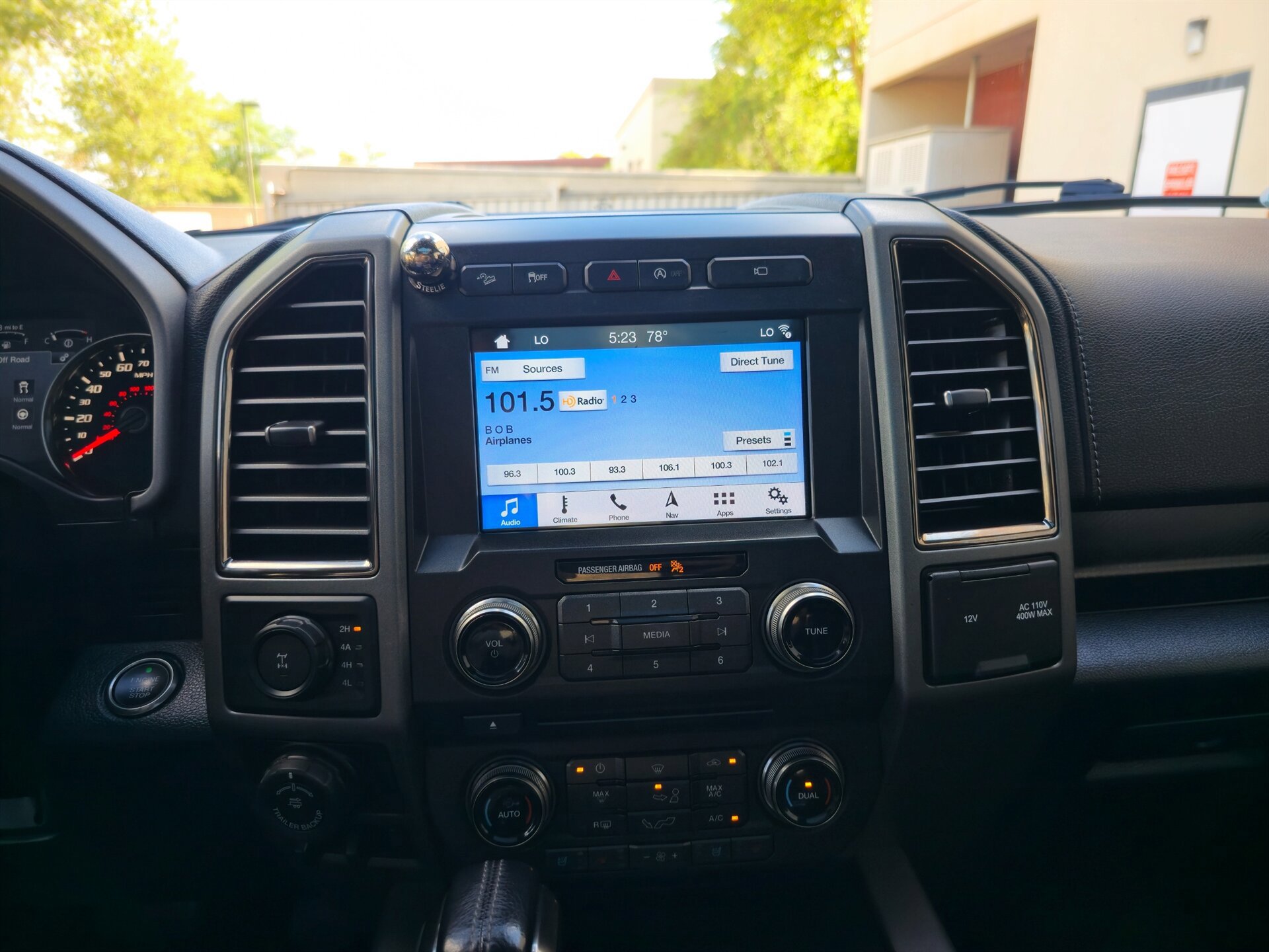 Used 2017 Ford F150 Raptor w/ Equipment Group 802A Luxury AWD/4WD image 21