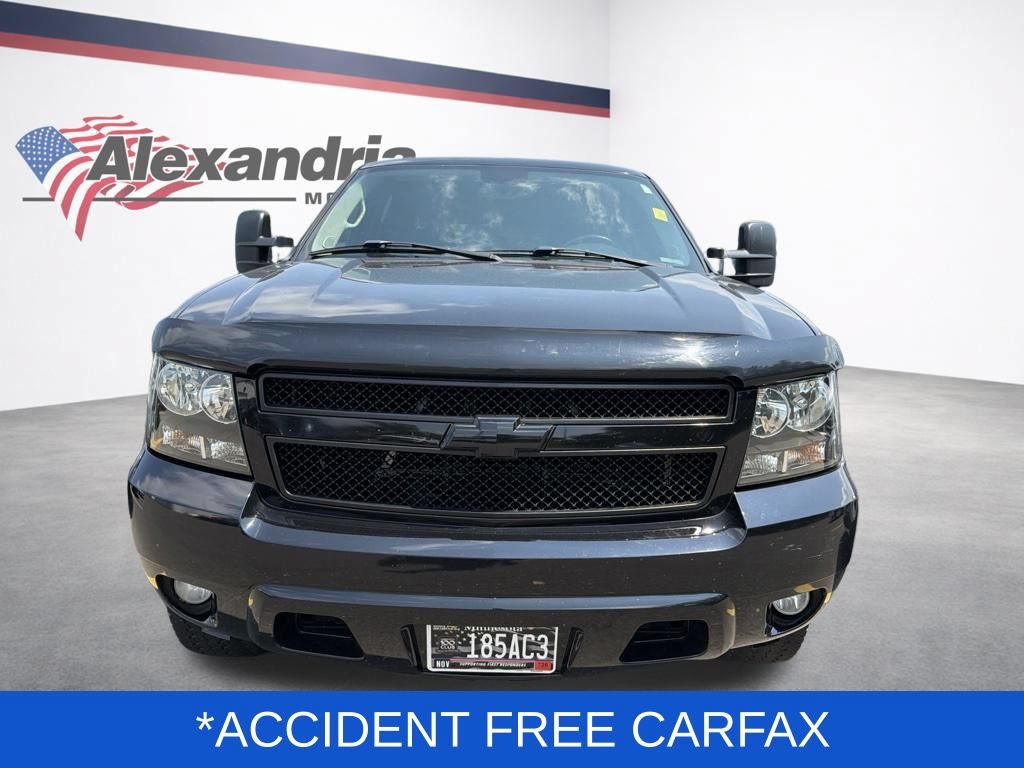 Used 2007 Chevrolet Suburban 2500 LS w/ Skid Plate Package AWD/4WD image 2