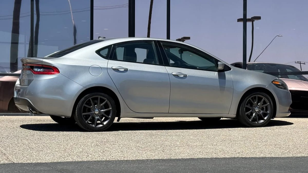 Used 2016 Dodge Dart SXT w/ Sun/Sound Group FWD image 13
