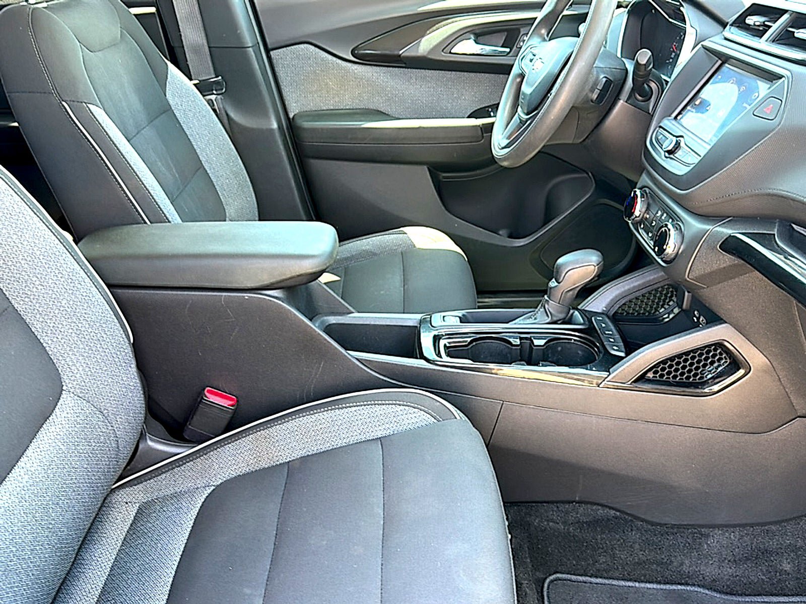 Used 2022 Chevrolet TrailBlazer LT FWD image 23
