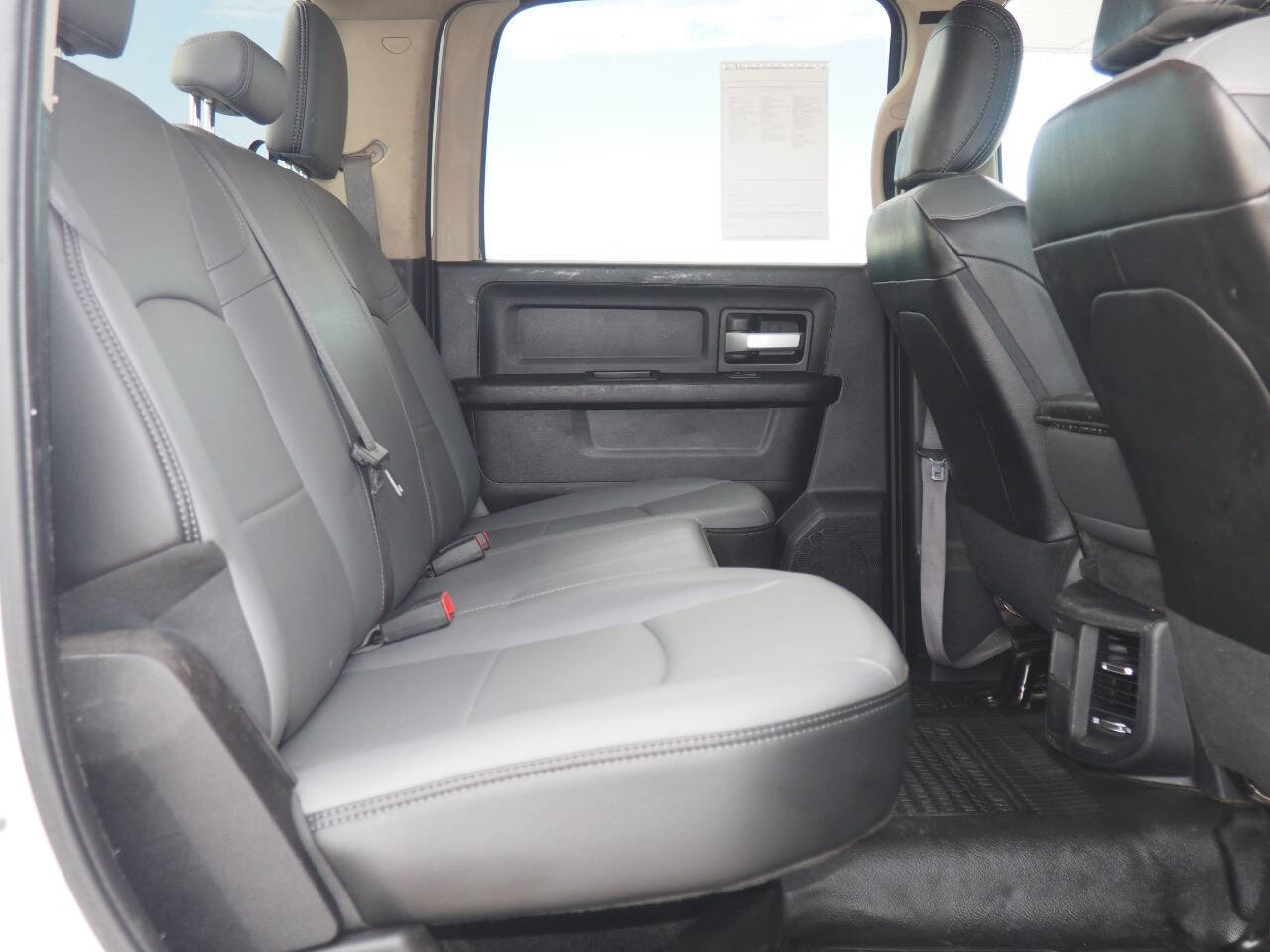 Used 2019 RAM 3500 Tradesman w/ Chrome Appearance Group image 11