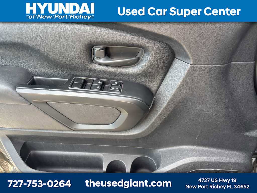 Used 2018 Nissan Titan S w/ S Utility Package image 10