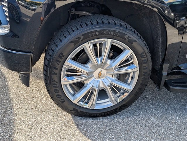 Used 2023 Chevrolet Silverado 1500 High Country w/ High Country Premium Package image 3