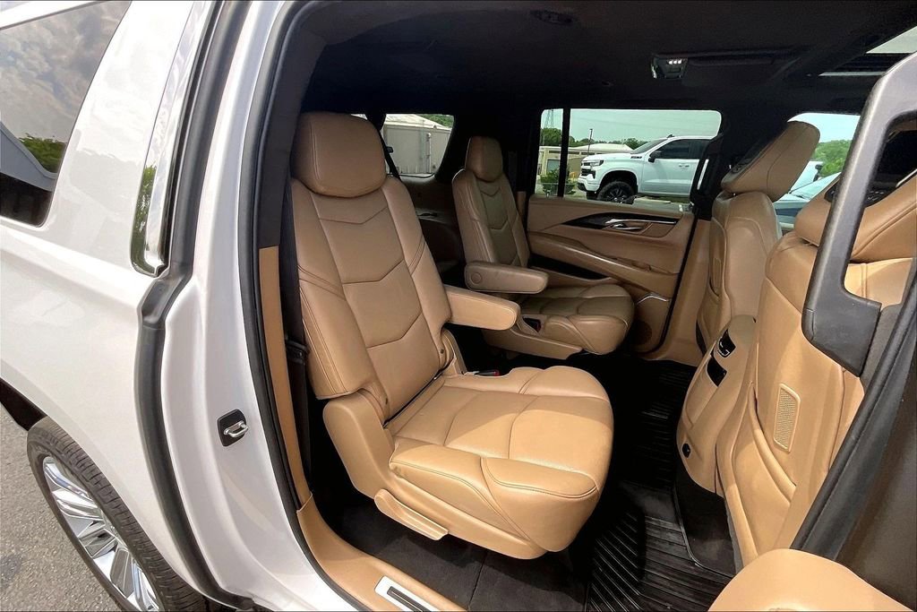 Used 2019 Cadillac Escalade ESV Platinum AWD/4WD image 27