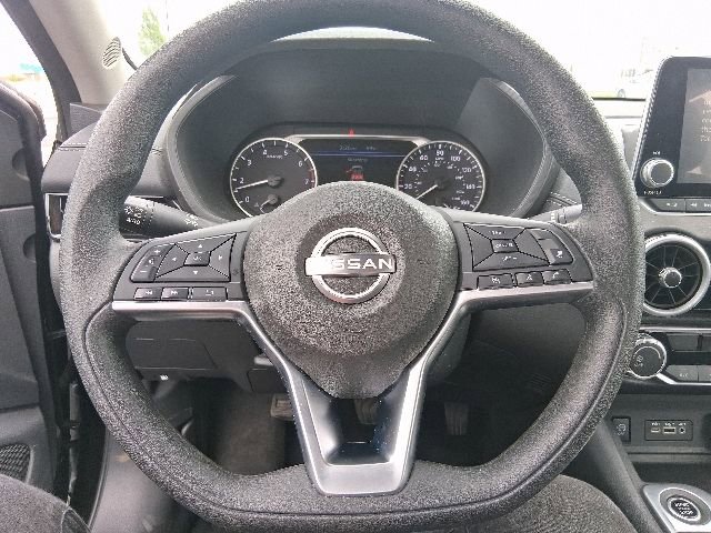 Used 2025 Nissan Sentra SV FWD image 17