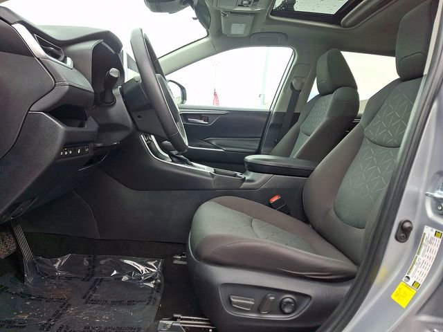 Used 2023 Toyota RAV4 XLE w/ Convenience Package image 13