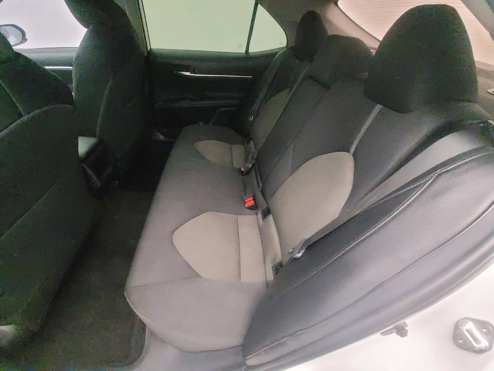 Used 2021 Toyota Camry LE image 18
