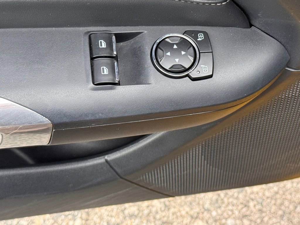 Used 2024 Ford Mustang EcoBoost image 12