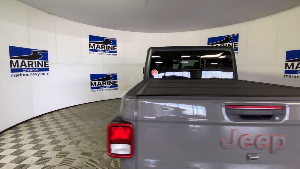 Used 2023 Jeep Gladiator Mojave w/ Cold Weather Group AWD/4WD image 9