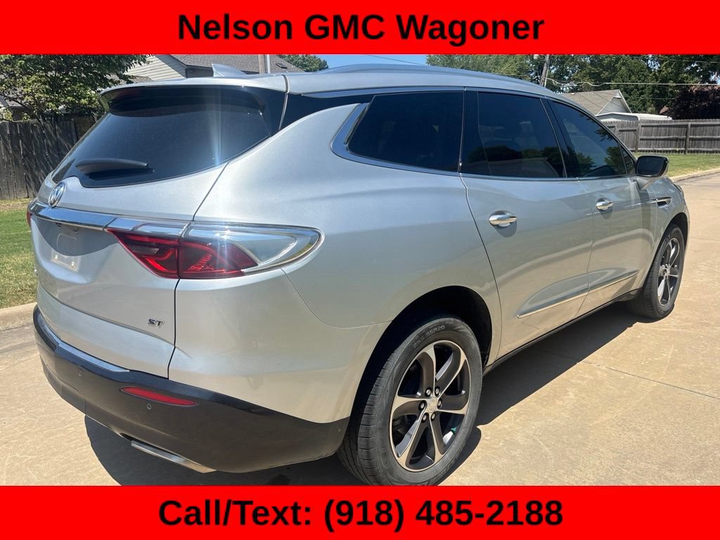 Used 2022 Buick Enclave Essence w/ Experience Buick Package FWD image 5