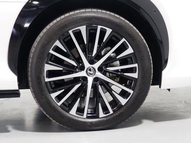 Used 2023 Lexus RZ 450e Luxury w/ Accessory Package (Z1) image 41