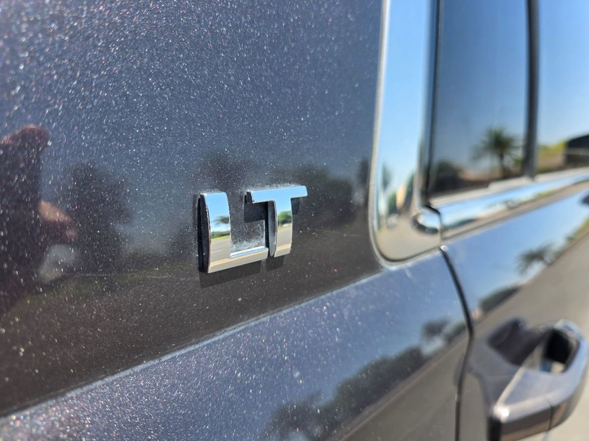 Used 2018 Chevrolet Suburban LT RWD image 5