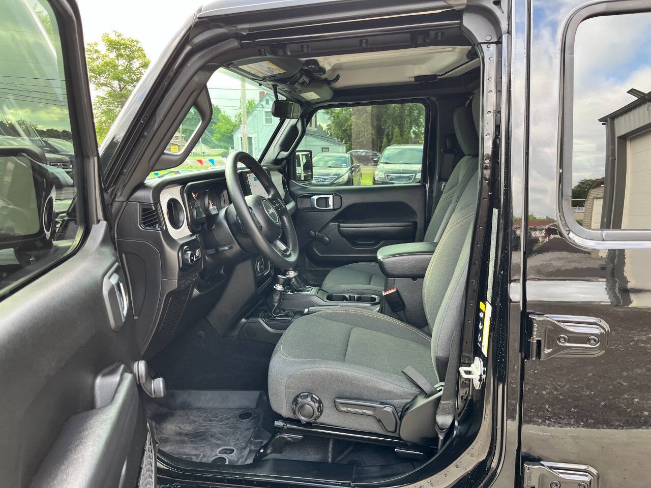 Used 2024 Jeep Wrangler Unlimited Sport AWD/4WD image 23