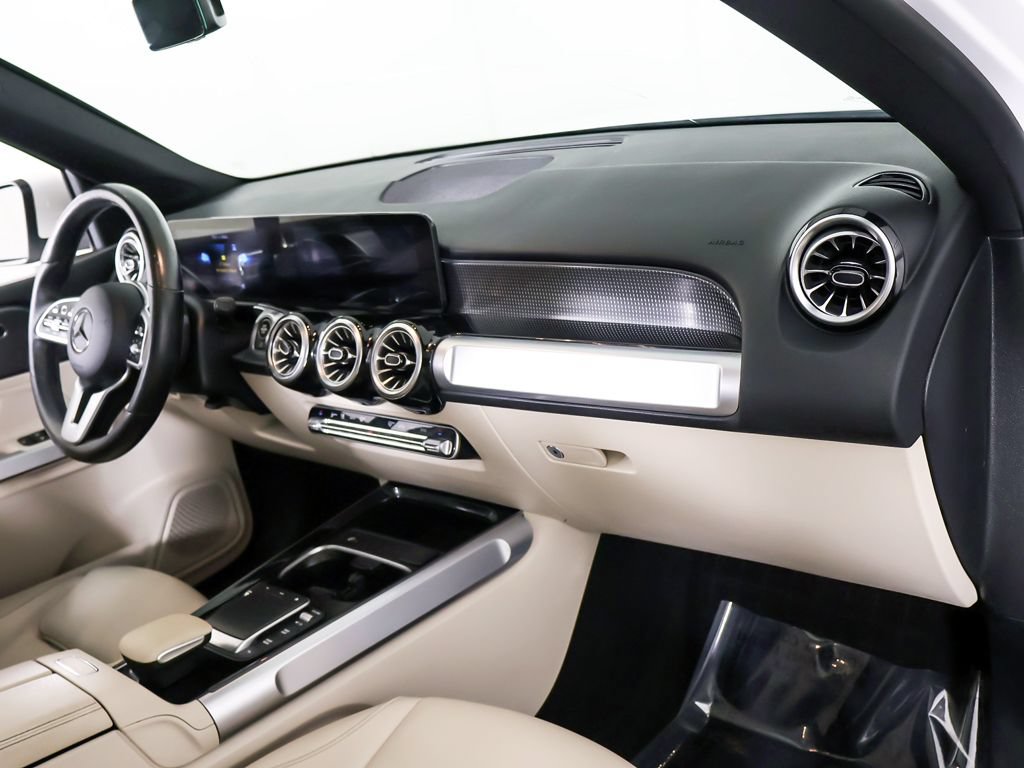 Used 2022 Mercedes-Benz GLB 250 4MATIC image 29