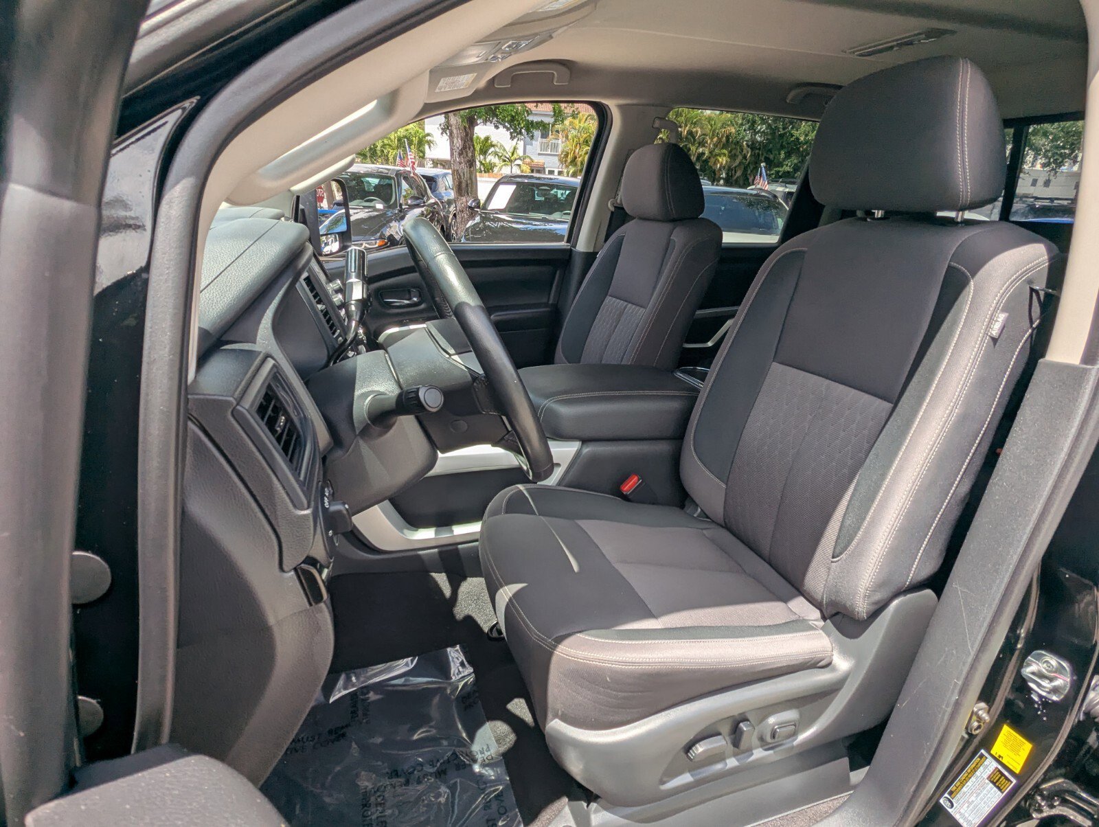 Certified 2023 Nissan Titan SV w/ SV Convenience Package AWD/4WD image 10