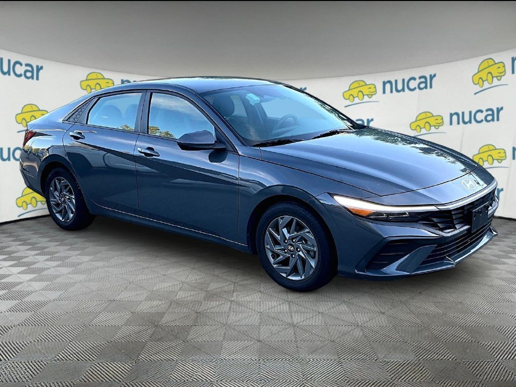 Used 2024 Hyundai Elantra SEL FWD image 1