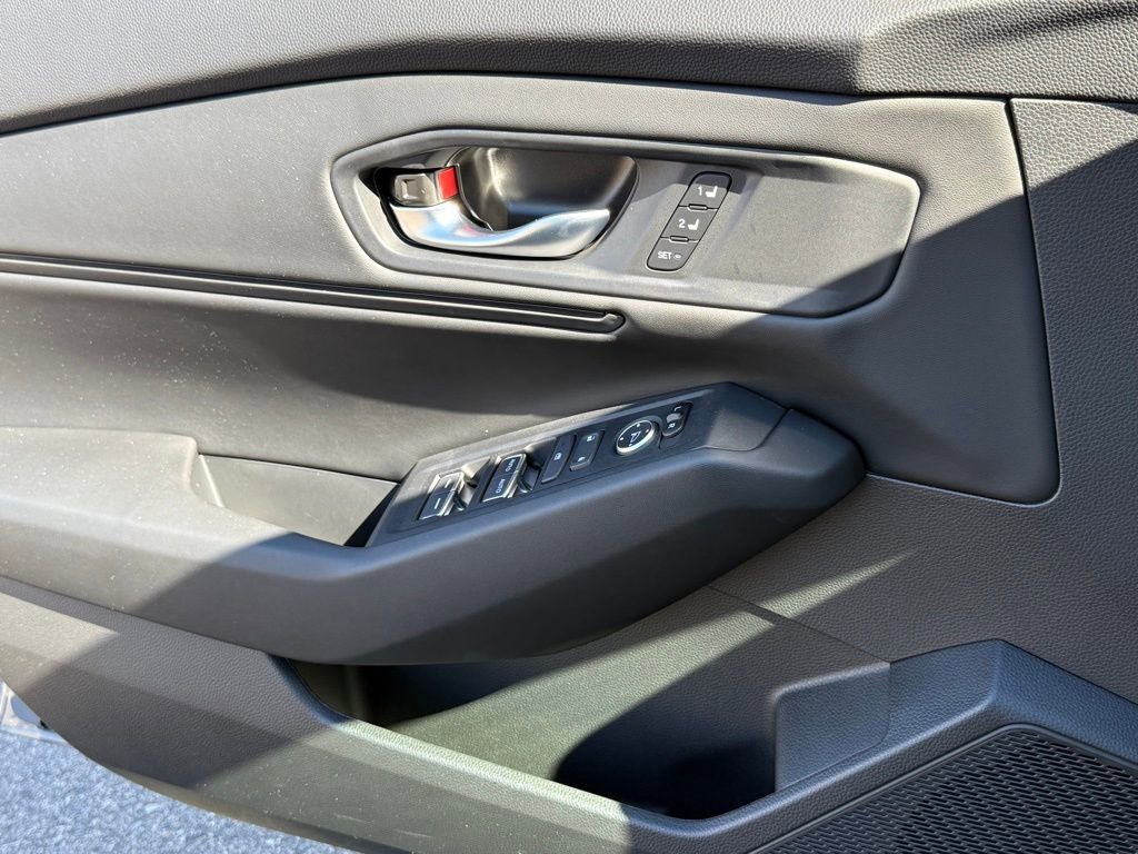 Certified 2025 Honda Accord EX-L image 29