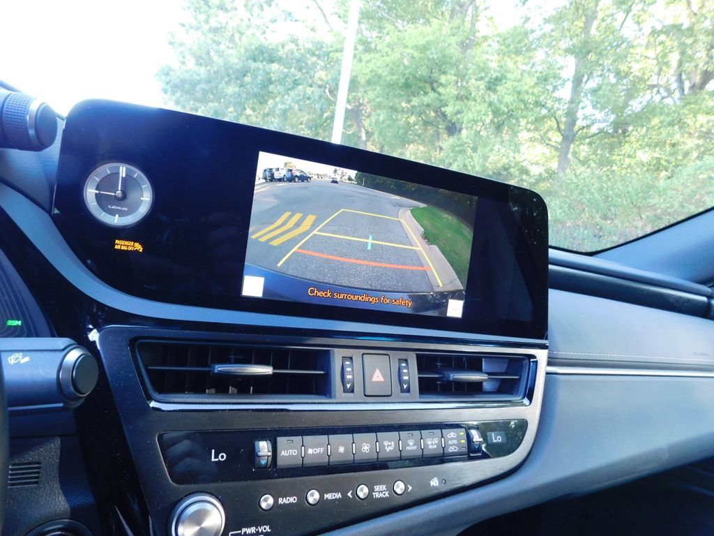 Used 2024 Lexus ES 350 w/ Premium Package FWD image 11