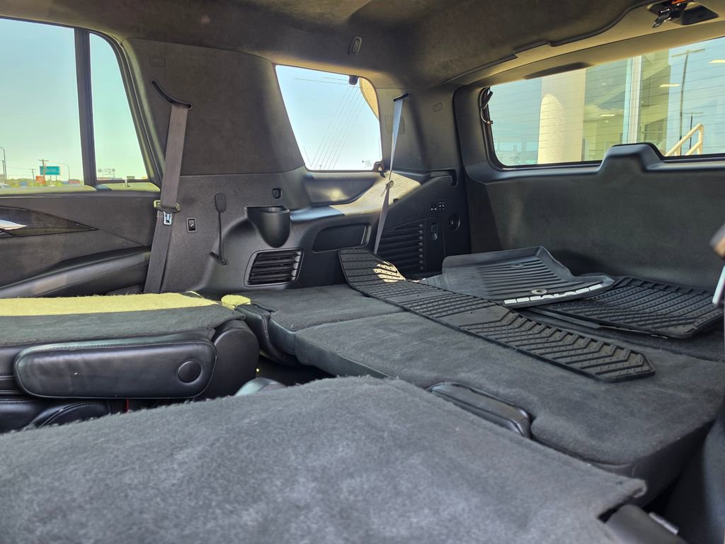 Used 2019 Cadillac Escalade Platinum AWD/4WD image 16