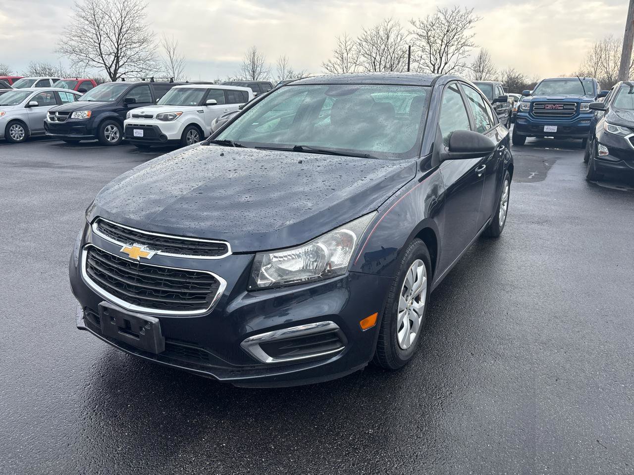 Used 2015 Chevrolet Cruze LS FWD image 2