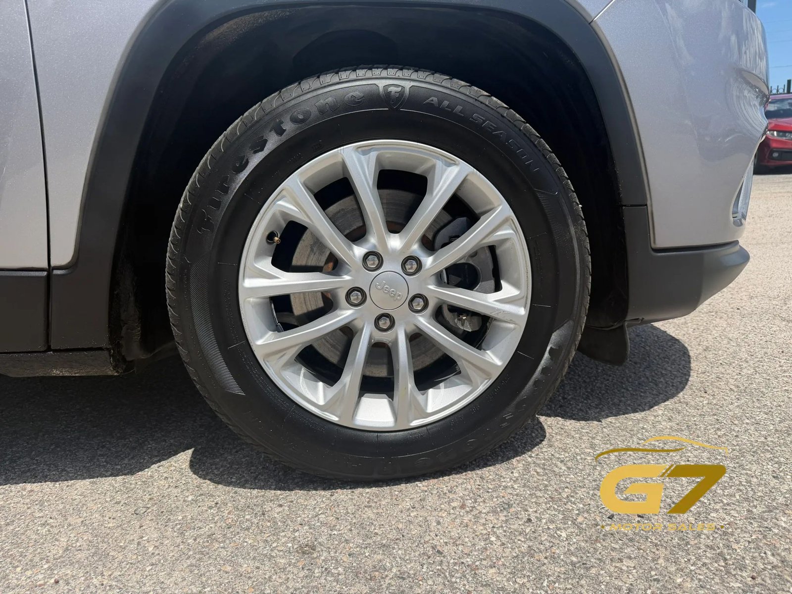 Used 2019 Jeep Cherokee Latitude w/ Popular Appearance Group FWD image 5