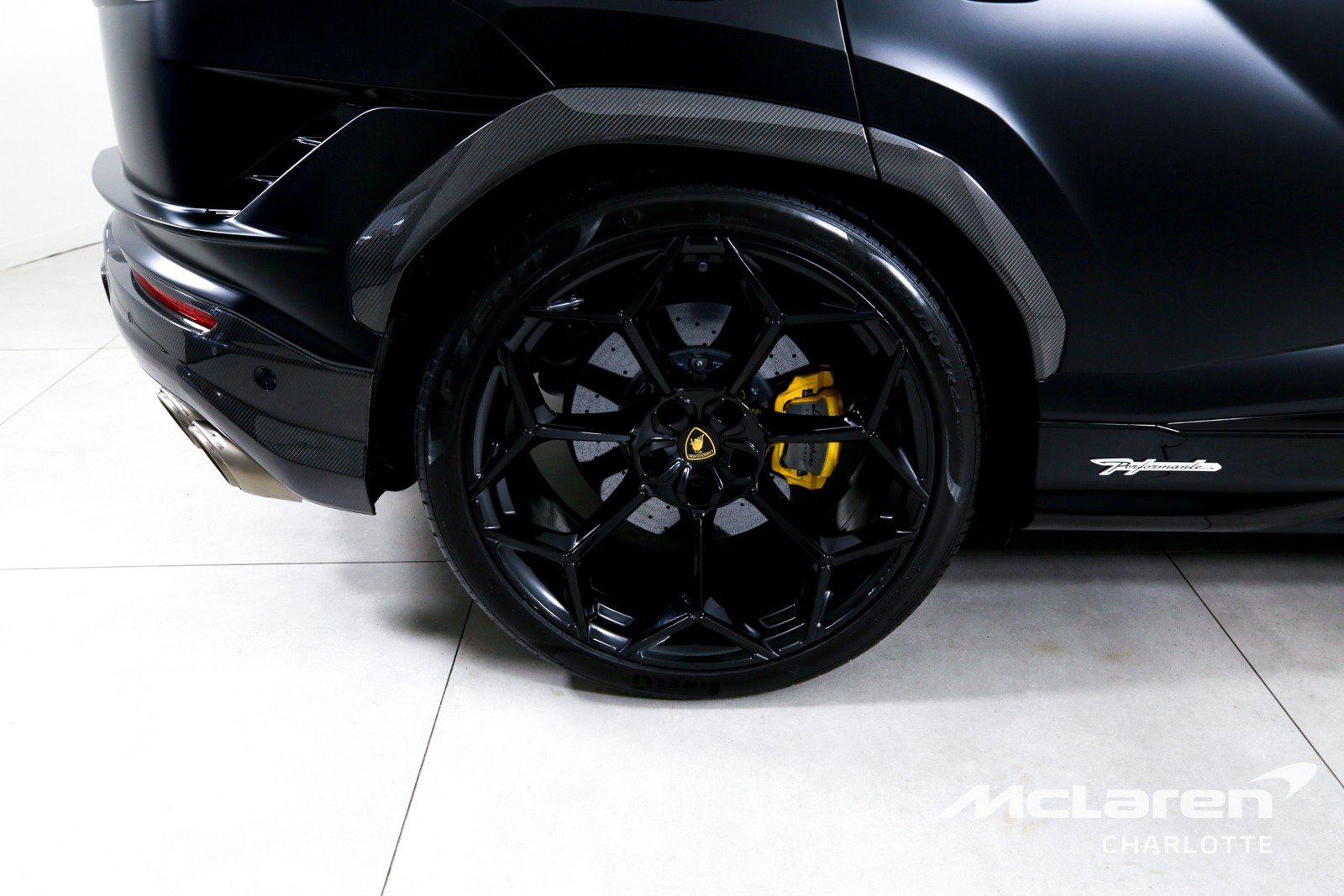 Used 2024 Lamborghini Urus Performante AWD/4WD image 32