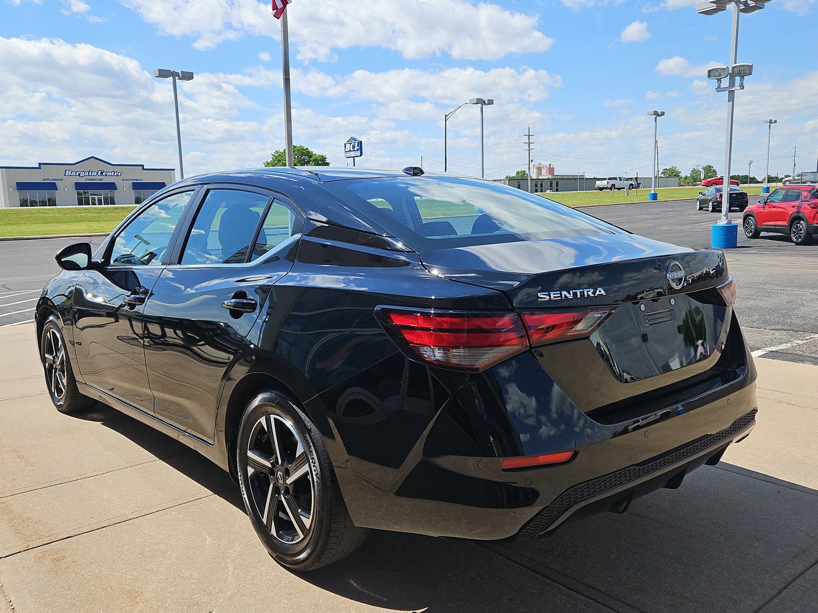 Used 2025 Nissan Sentra SV FWD image 3