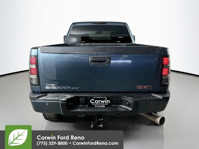 Used 2011 GMC Sierra 2500 Denali w/ Suspension Package, Off-Road AWD/4WD image 8