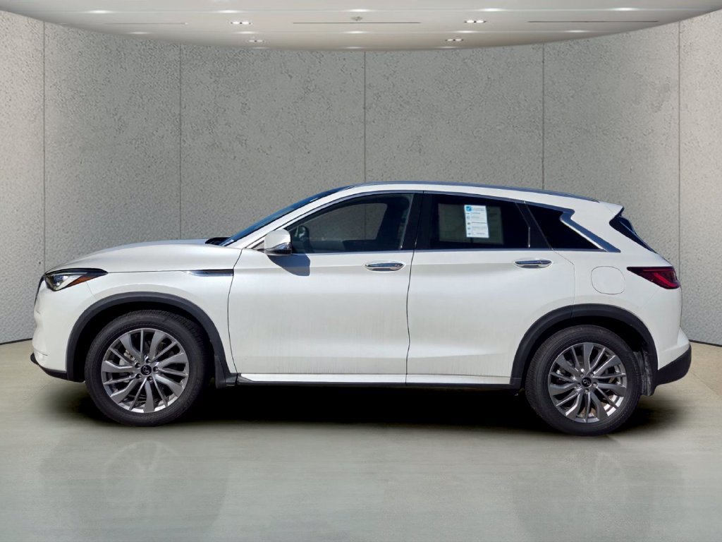 Used 2023 INFINITI QX50 Luxe FWD image 2