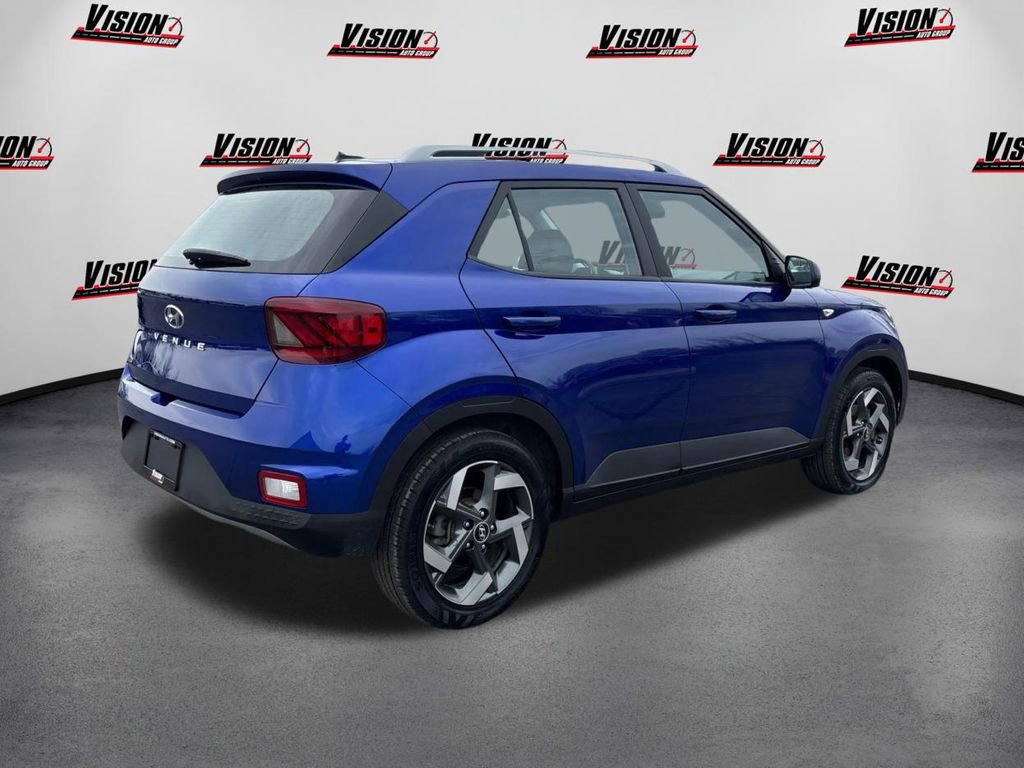 Certified 2023 Hyundai Venue Limited w/ Cargo Package image 5