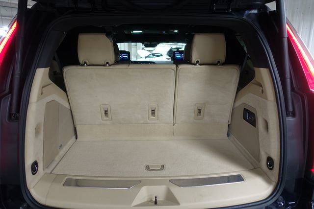 Used 2023 Cadillac Escalade Premium Luxury AWD/4WD image 25