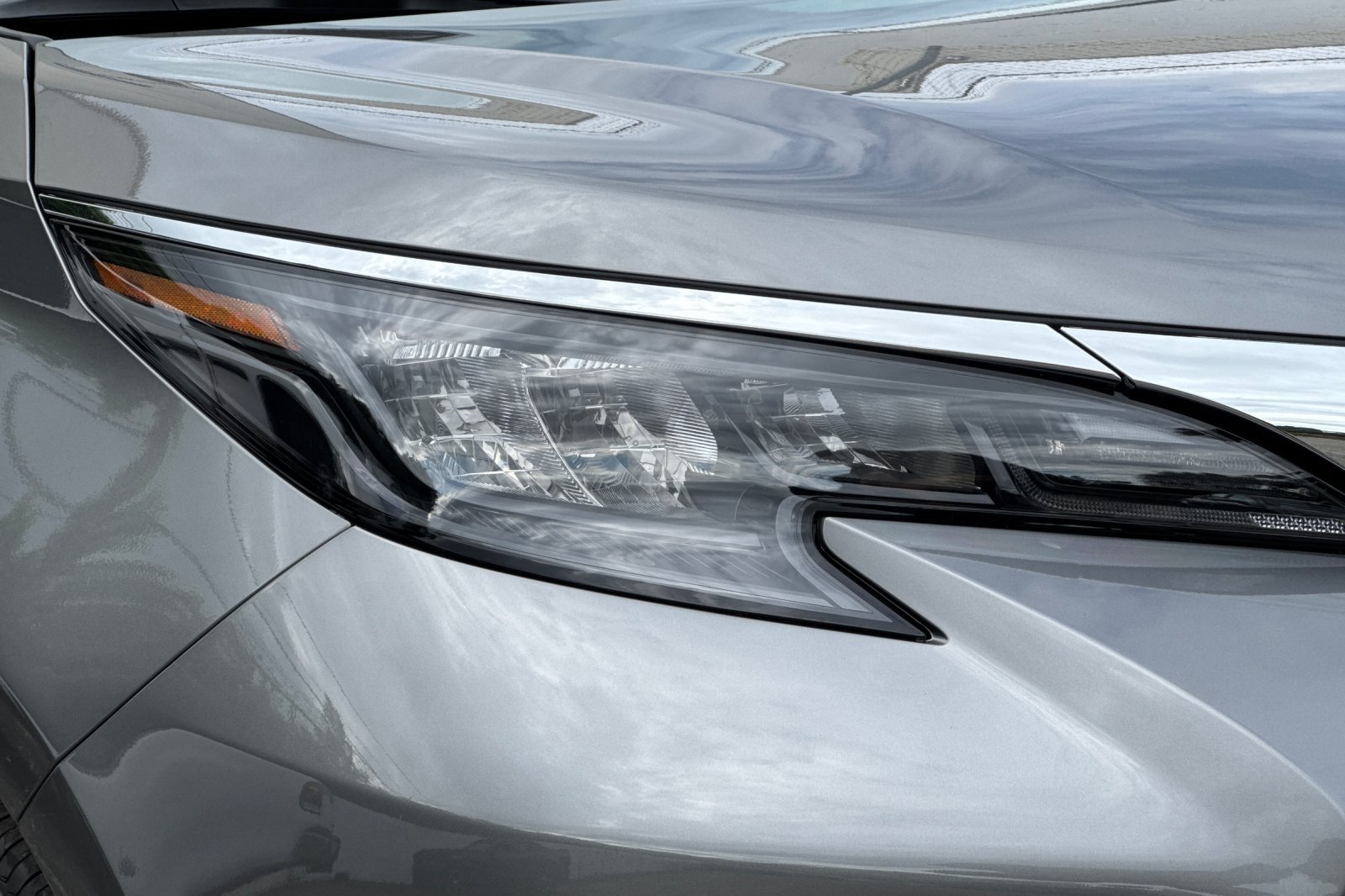 New 2026 Toyota Sienna LE FWD image 33