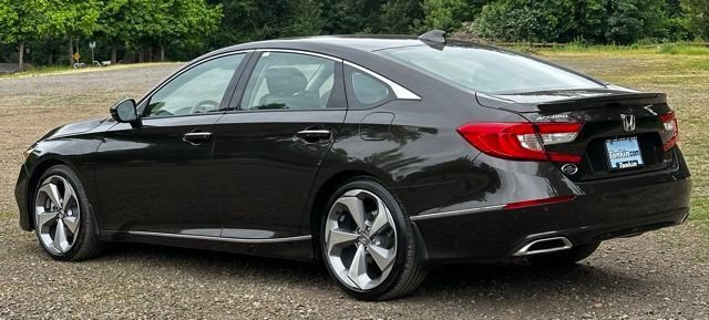 Used 2018 Honda Accord Touring image 7