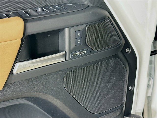 New 2026 Land Rover Defender 130 X-Dynamic SE image 21