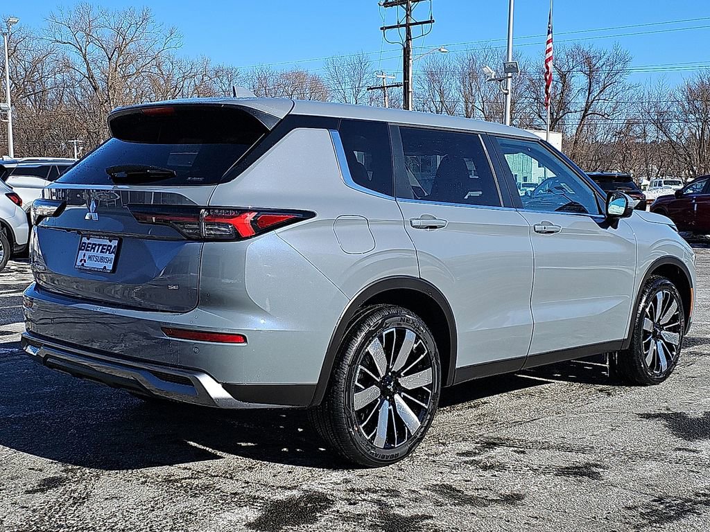 New 2026 Mitsubishi Outlander SE AWD/4WD image 4