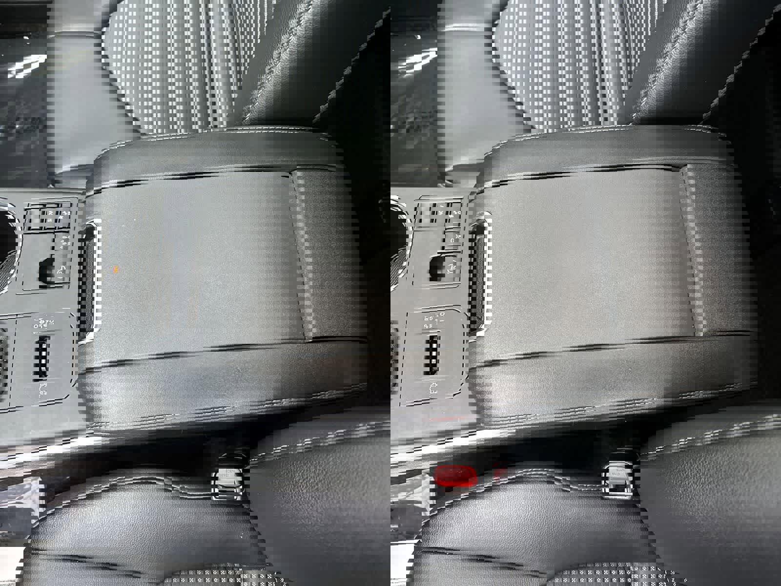 Used 2024 Toyota Highlander LE image 16