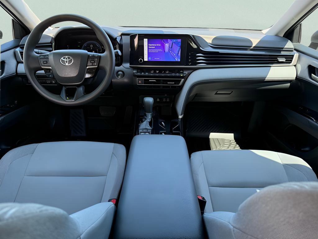 Used 2025 Toyota Camry LE image 13