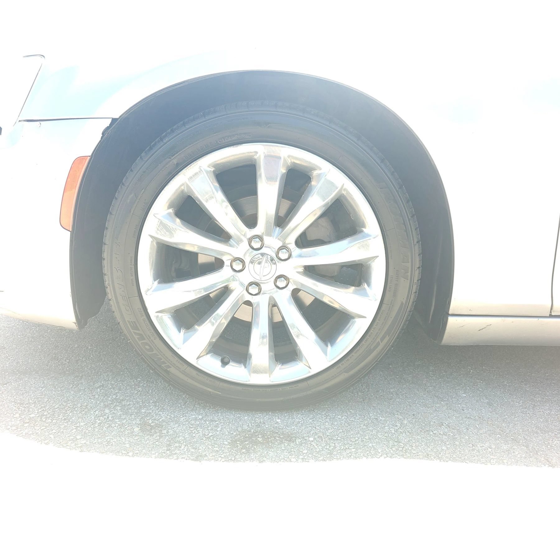 Used 2018 Chrysler 300 Limited RWD image 26