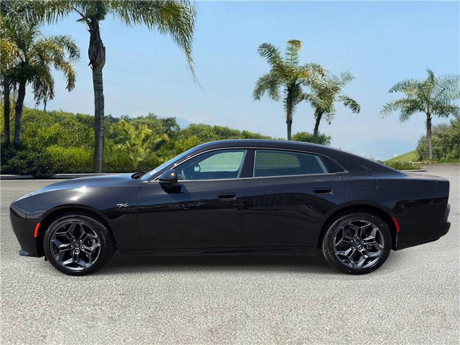 New 2026 Dodge Charger R/T w/ Blacktop Package AWD/4WD image 2