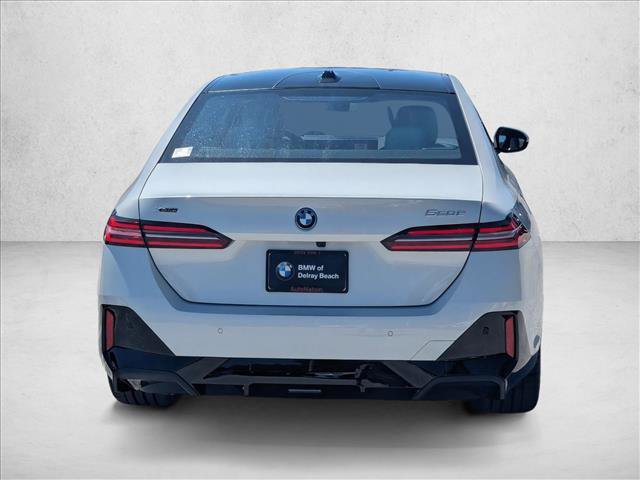 New 2027 BMW 550e xDrive AWD/4WD image 7