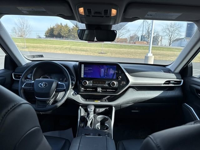 Used 2024 Toyota Highlander XLE image 18