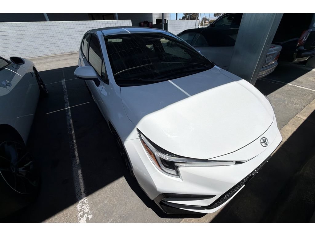 Used 2026 Toyota Corolla SE FWD image 3