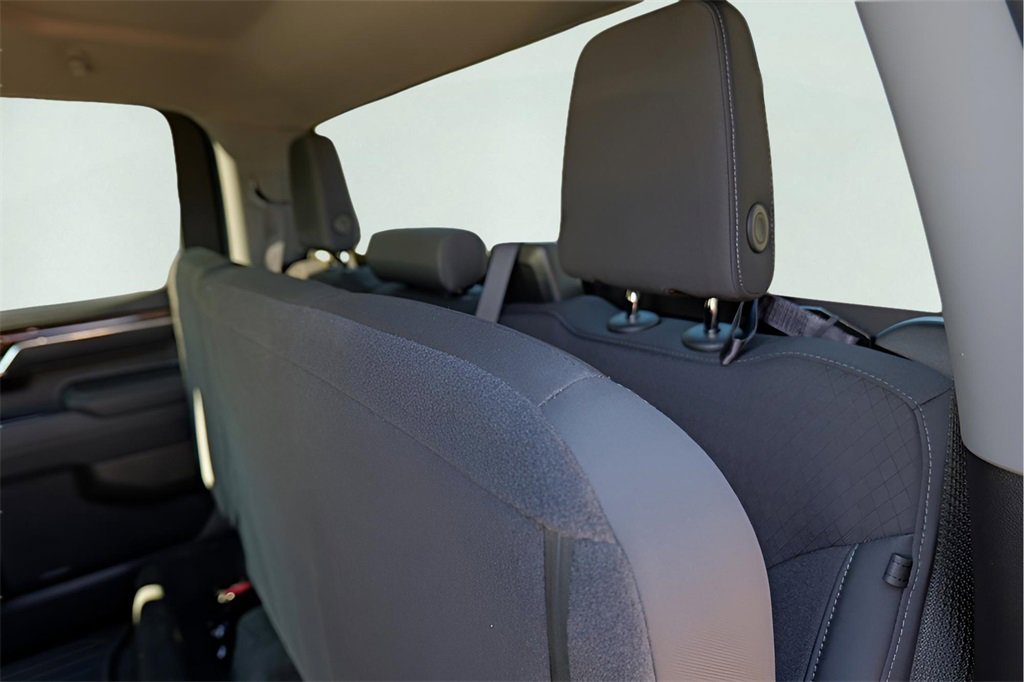 New 2026 GMC Sierra 1500 Elevation image 17