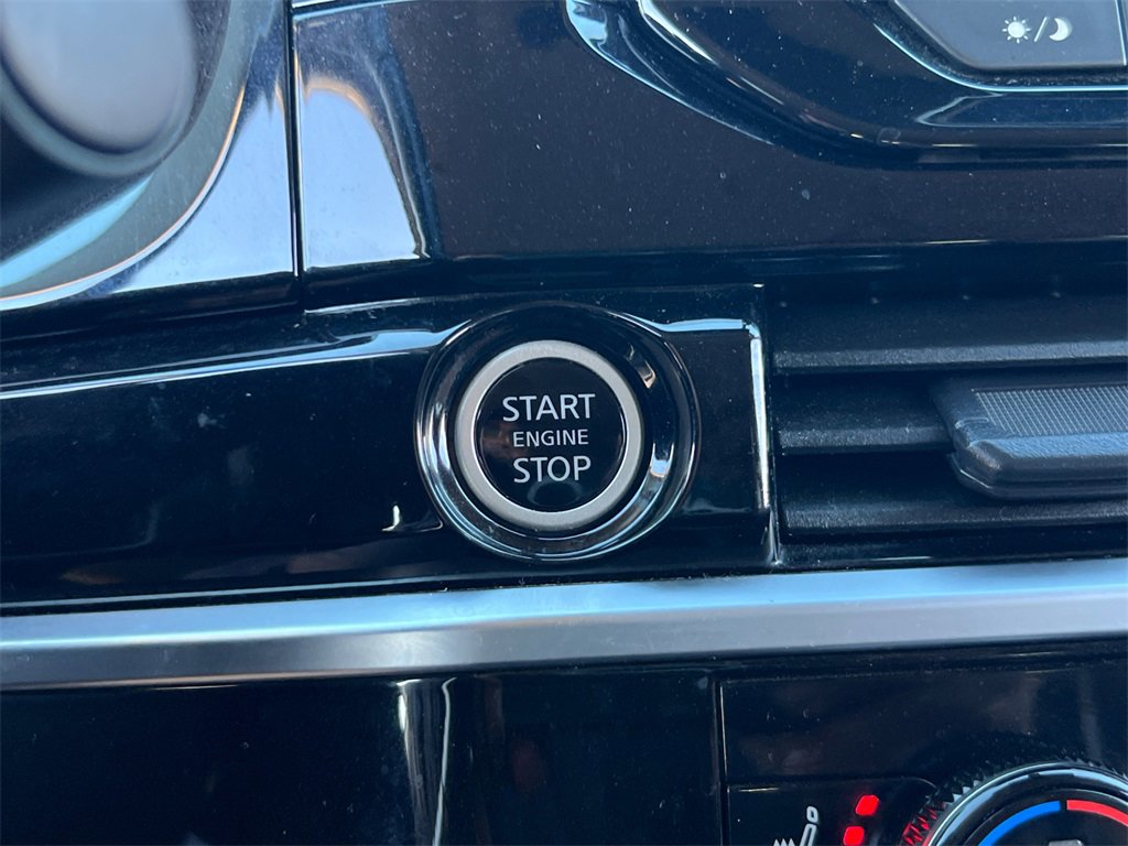 Used 2024 Nissan Pathfinder SV image 30