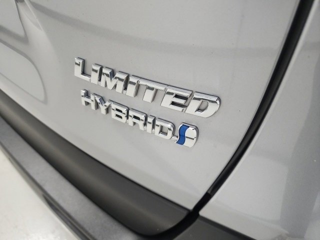 Used 2020 Toyota RAV4 Limited image 15
